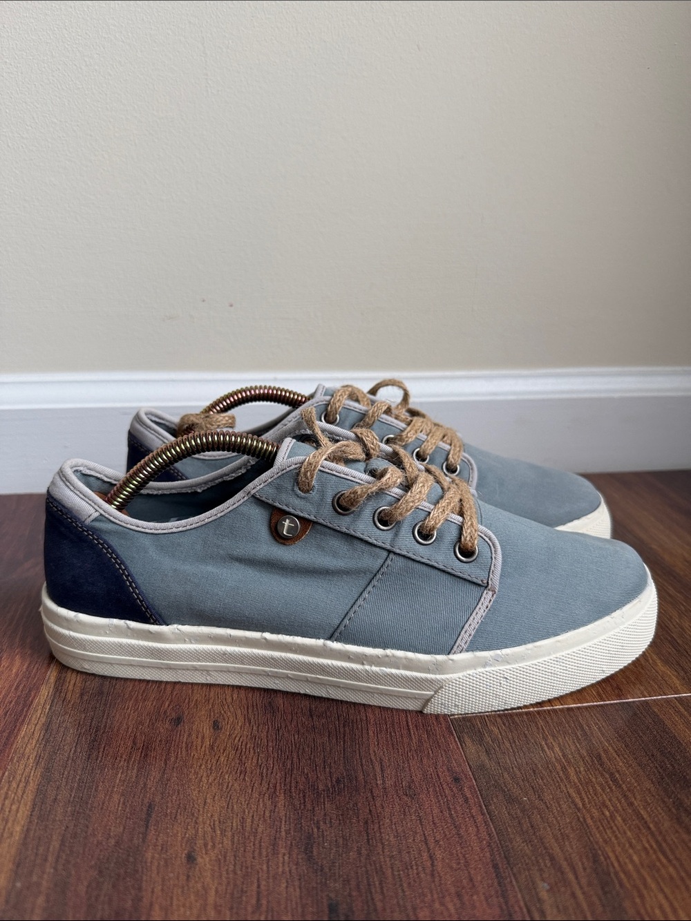 Taos Super Soul Blue Soft Canvas Sneakers Jute Laces Womens 8.5 Like New